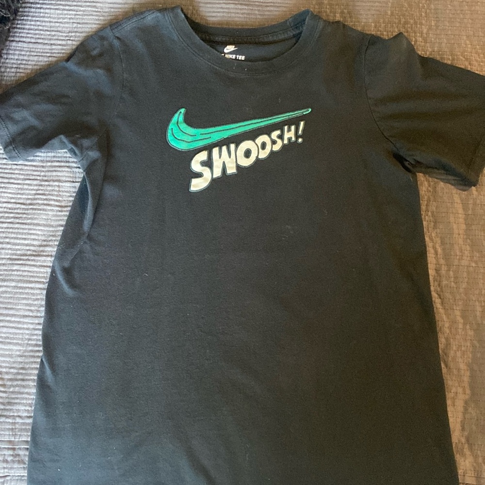Nike boys swoosh tshirt- large